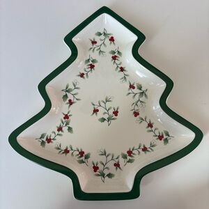 Pfaltzgraff Winterberry Stoneware Tree Shaped Serving Plate 12” Christmas Rare
